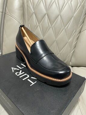 Naturalizer Black Leather Platform Penny Loafer with Tan Welt